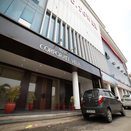 Oyo 15561 Corporate Villa Dzsammu Kültér fotó